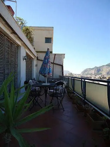 ゲストハウス Casa Riccio パレルモ