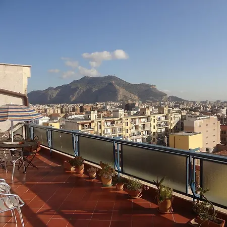 Casa Riccio بيت ضيافة 3*